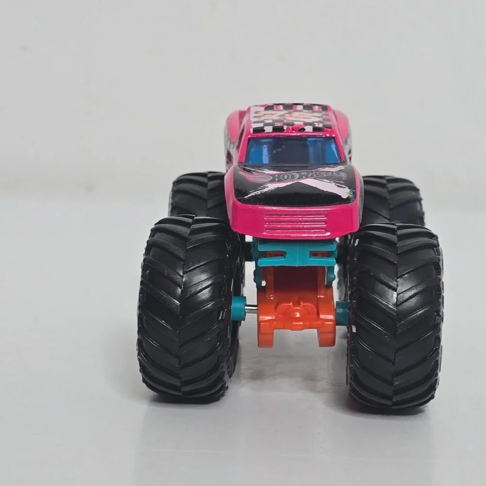 2019 Hot Wheels Monster Trucks Podium Crasher HW Demo Derby Pink Graffiti 1:64